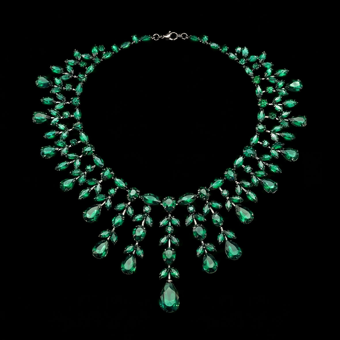 Emerald Valour Necklace