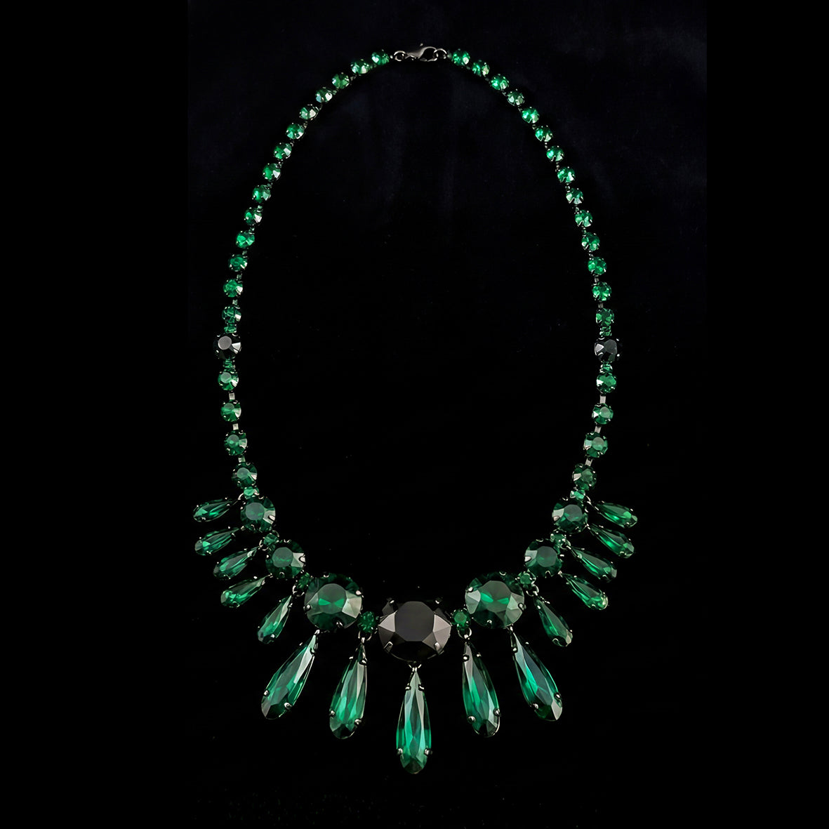 Emerald Valour Sautoir Necklace