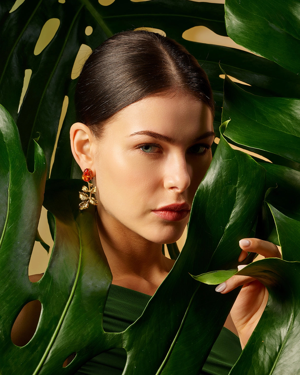 Anabela_Chan_Joailleirie_Our_Collection_Chlorophyll_Golden_Acorn_Earrings
