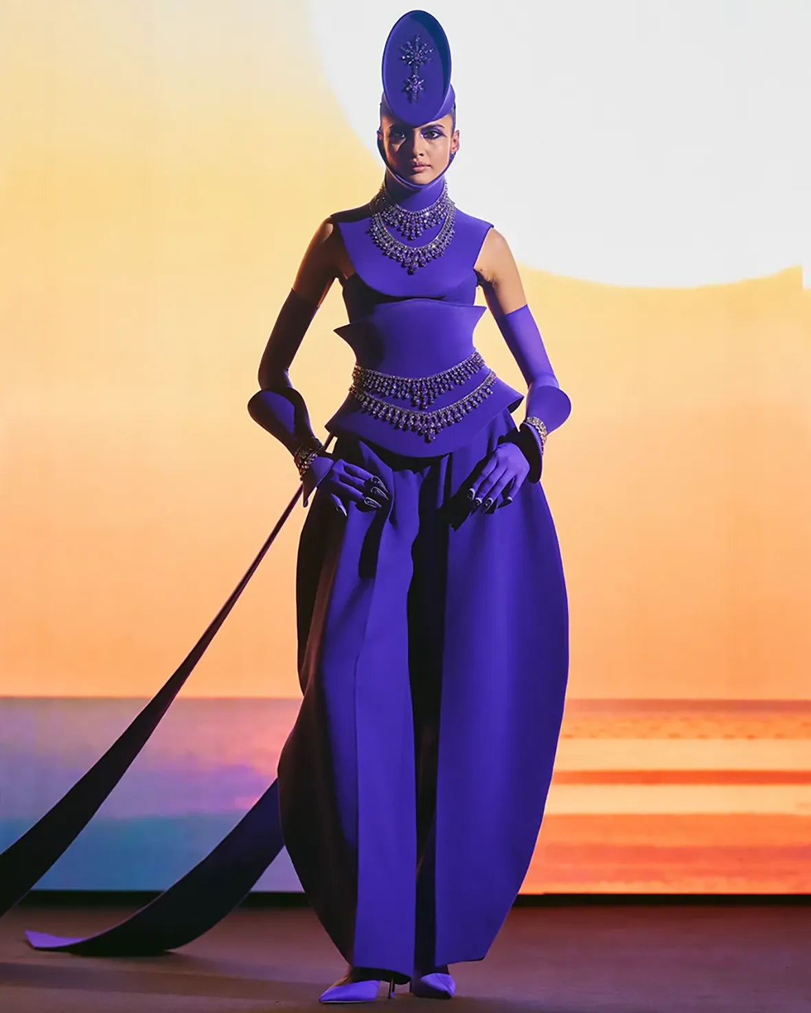 Anabela_Chan_Joaillerie_AC_x_Robert_Wun_Haute_Couture_SS2026_Our_Collections_Valour_Look_14