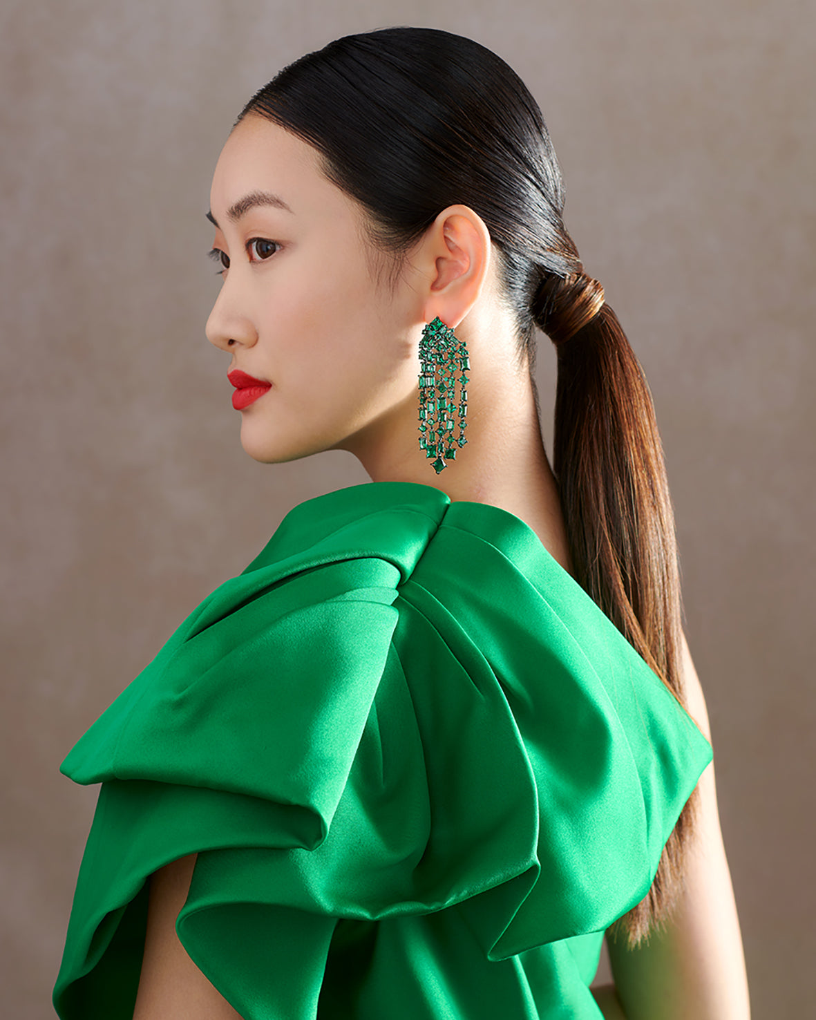 Anabela Chan Joaillerie_Emerald Cascade Earrings