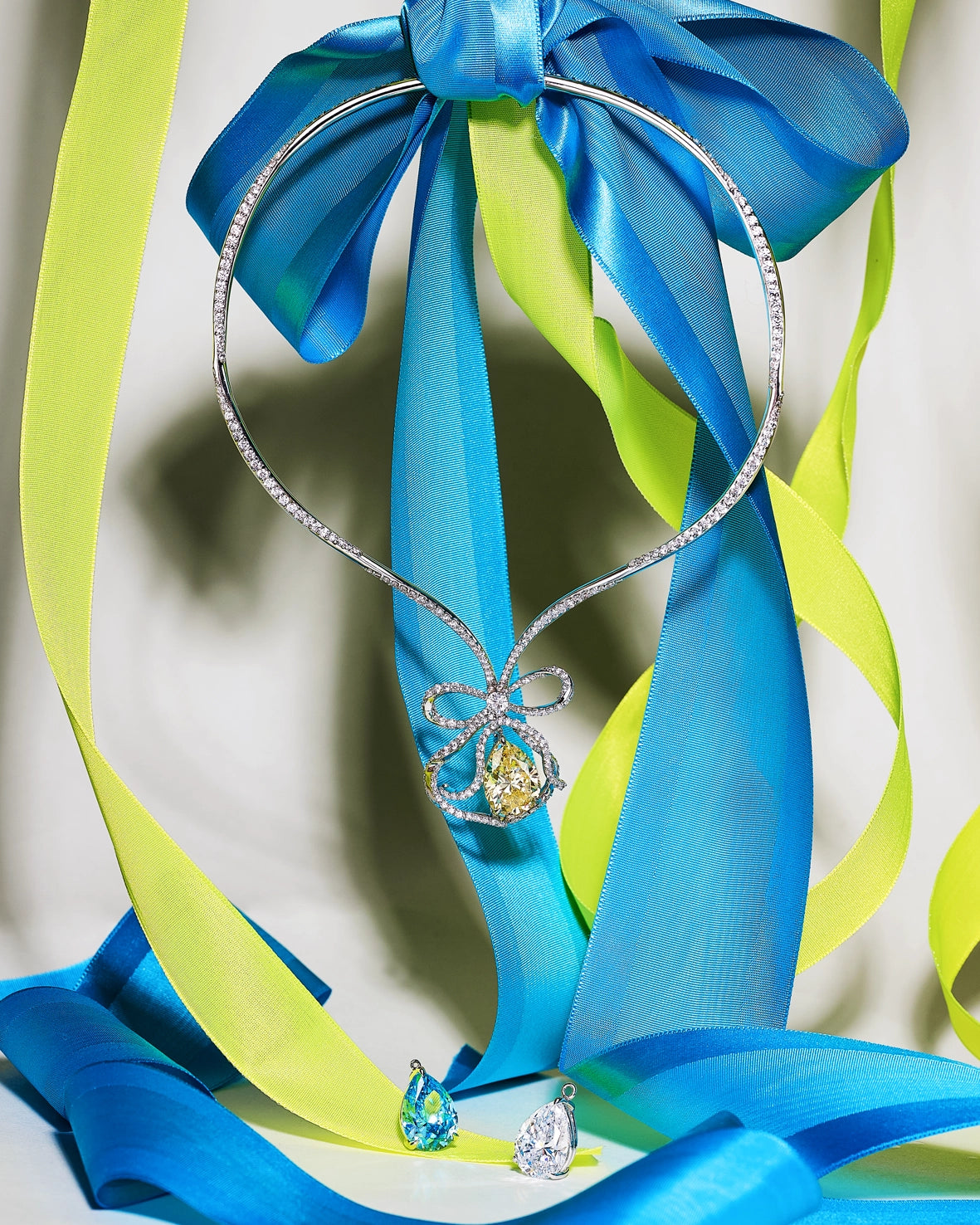 Anabela_Chan_Joaillerie_Our_Collections_Valentine_s_Day_Diamond_Bow_Necklace