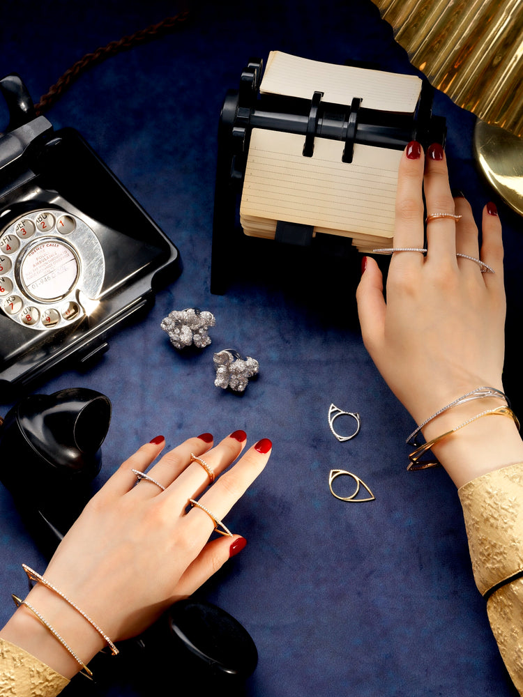 Anabela_Chan_Joaillerie_Working_Girl_Morpho_Rings_Morpho_Bracelets_Diamond_Magnolia_Ring_Mini_White_Diamond_Bloomingdale_Ring_mobile