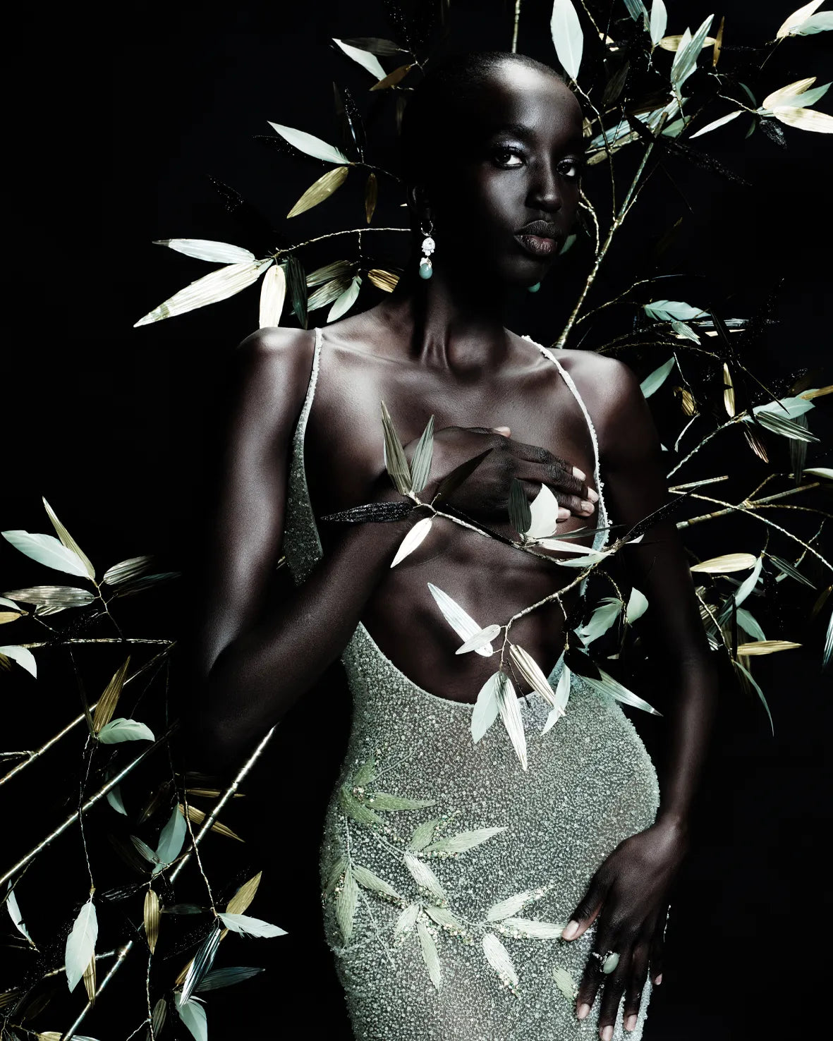 Anabela_Chan_Joaillerie_x_Miss_Sohee_SS2026_Haute_Couture_Mobile_Menu_Look_15_Sapphire_Diamond_Jade_Berry_Earrings