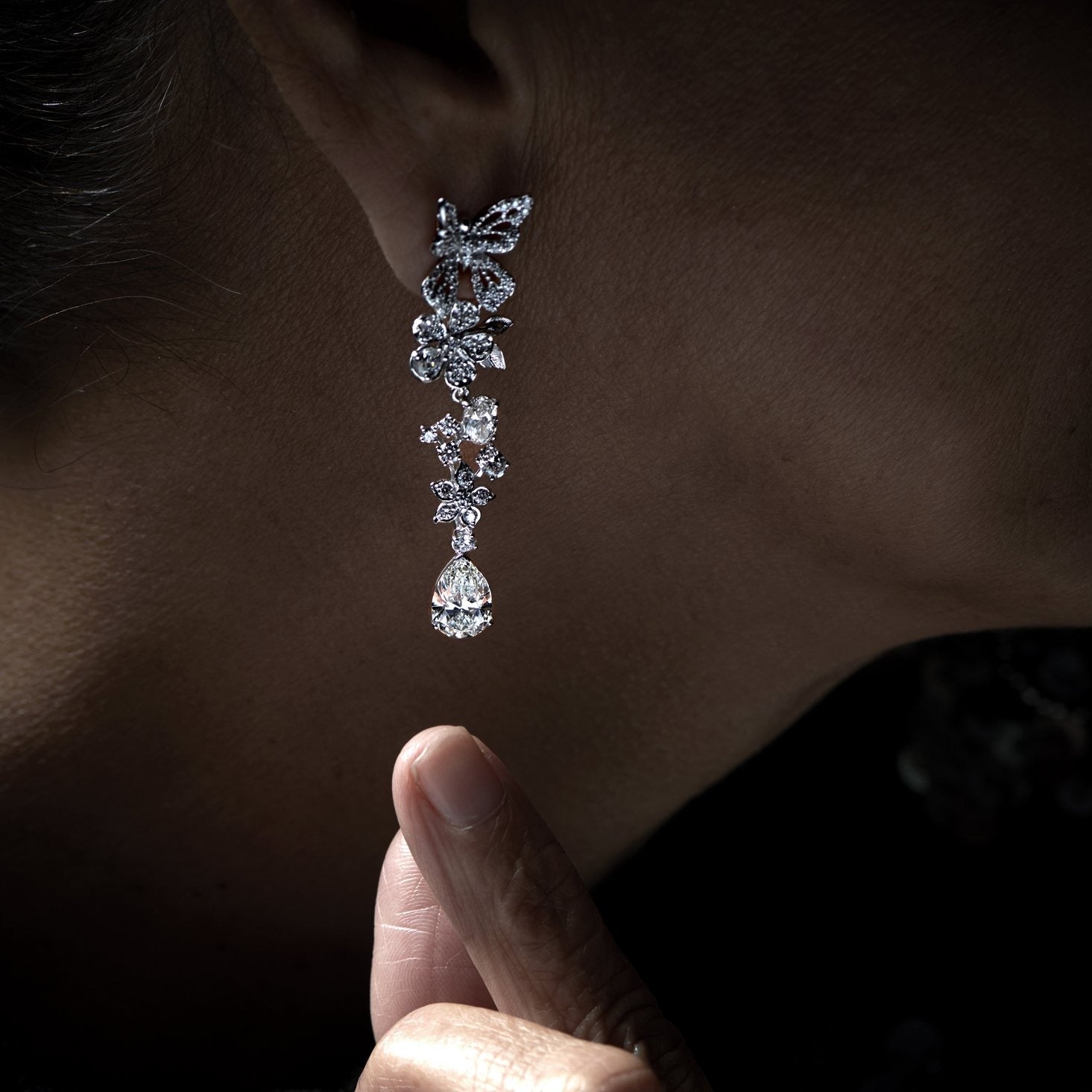 AC x Diamond Foundry . Vine Earrings, Earring, Anabela Chan Joaillerie - Fine jewelry with laboratory grown and created gemstones hand-crafted in the United Kingdom. Anabela Chan Joaillerie is the first fine jewellery brand in the world to champion laboratory-grown and created gemstones with high jewellery design, artisanal craftsmanship and a focus on ethical and sustainable innovations.