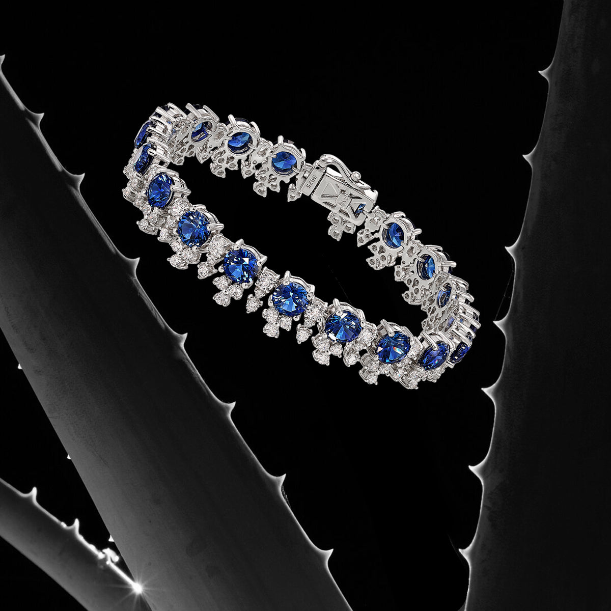 Anabela_Chan_Joailerie_Our_Bracelets_Blue_Gemstone_Bracelets_mobile