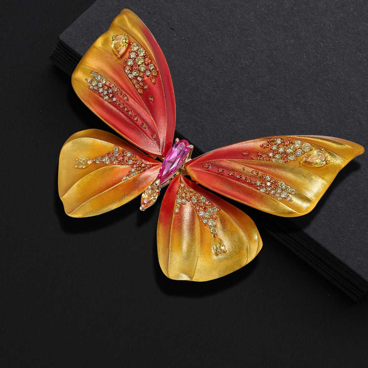 Anabela_Chan_Joailerie_Our_Brooches_Pink_Gemstone_Brooches_mobile