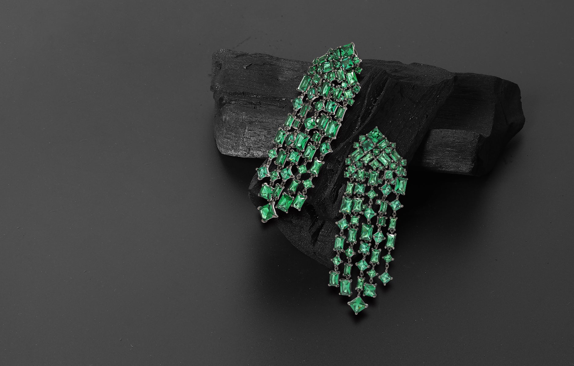 Anabela_Chan_Joailerie_Our_Earrings_Green_Gemstone_Earrings_desktop