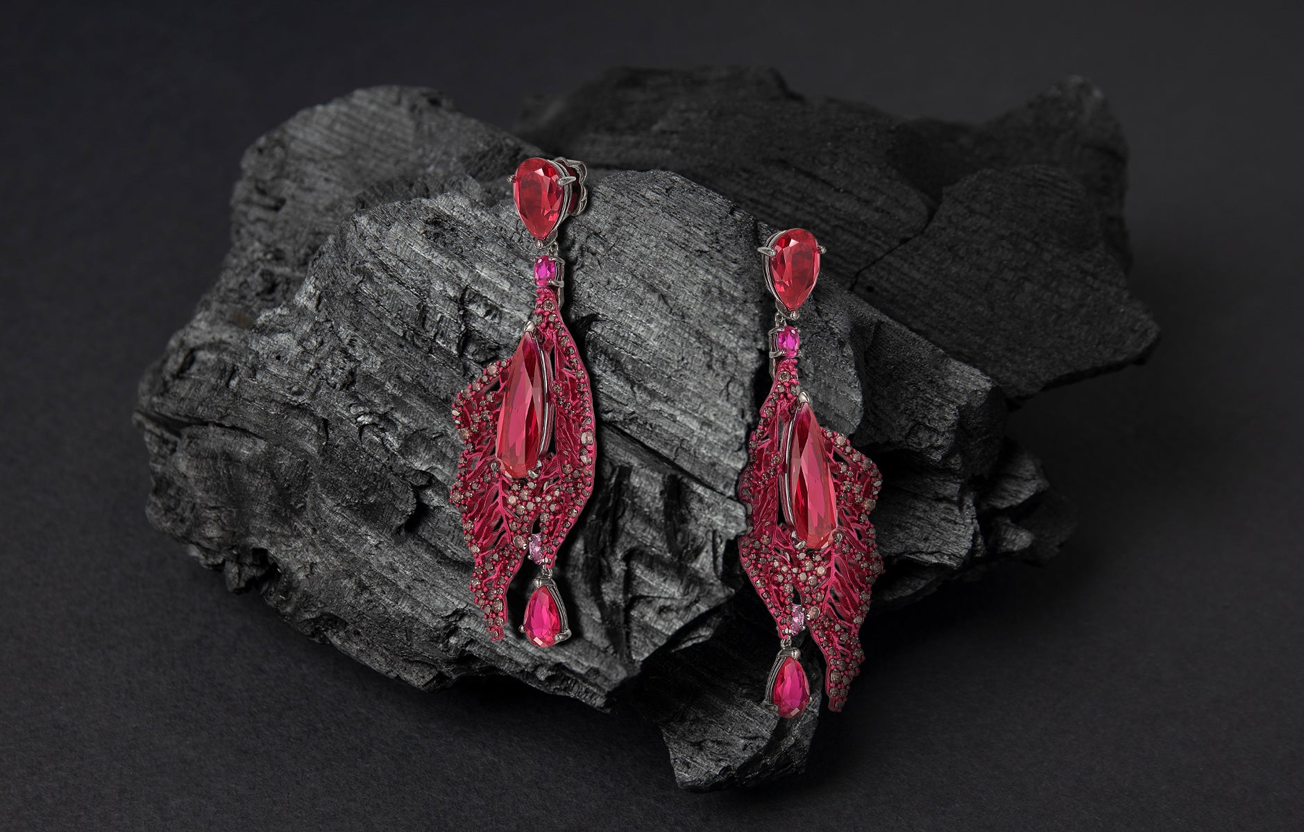Anabela_Chan_Joailerie_Our_Earrings_Red_Gemstone_Earrings_desktop