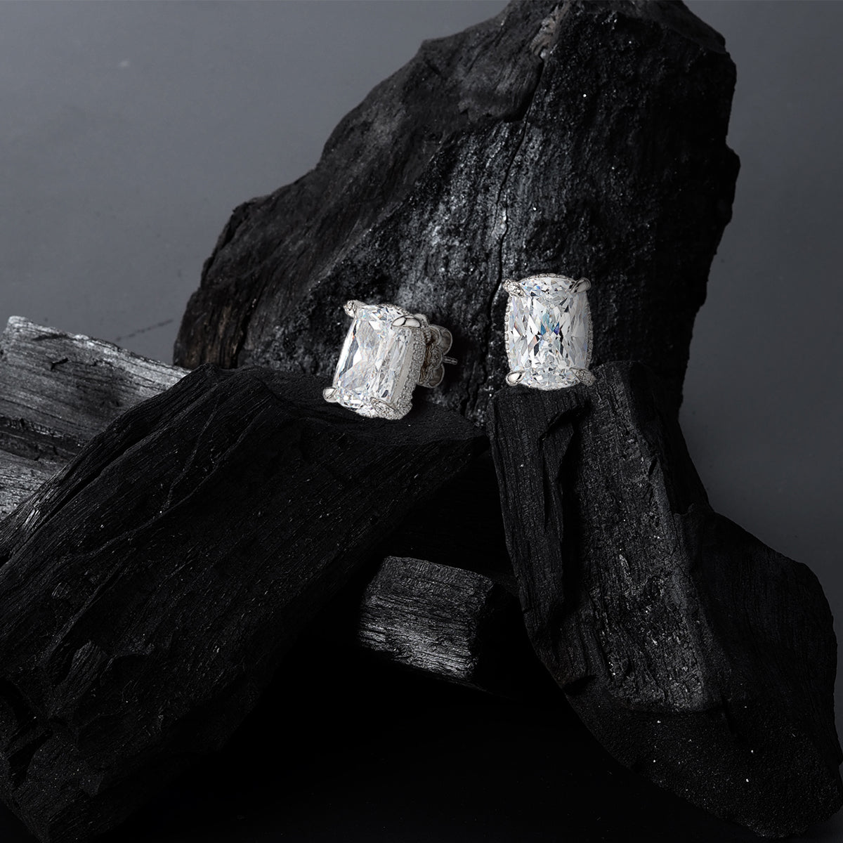Anabela_Chan_Joailerie_Our_Earrings_White_Gemstone_Earrings_mobile