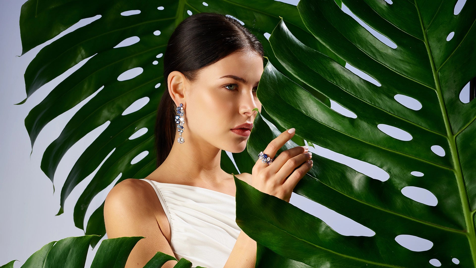 Anabela_Chan_Joailleirie_Chlorophyll_Collection_Page_Sapphire_Nectar_Earrings_Sapphire_Nectar_Ring_desktop