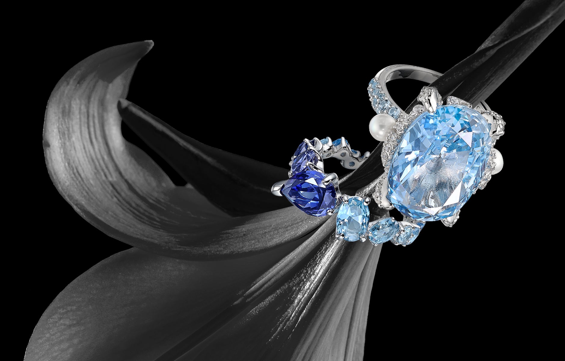 Anabela_Chan_Joaillerie_All_Rings_Blue_Gemstones_Rings_Desktop