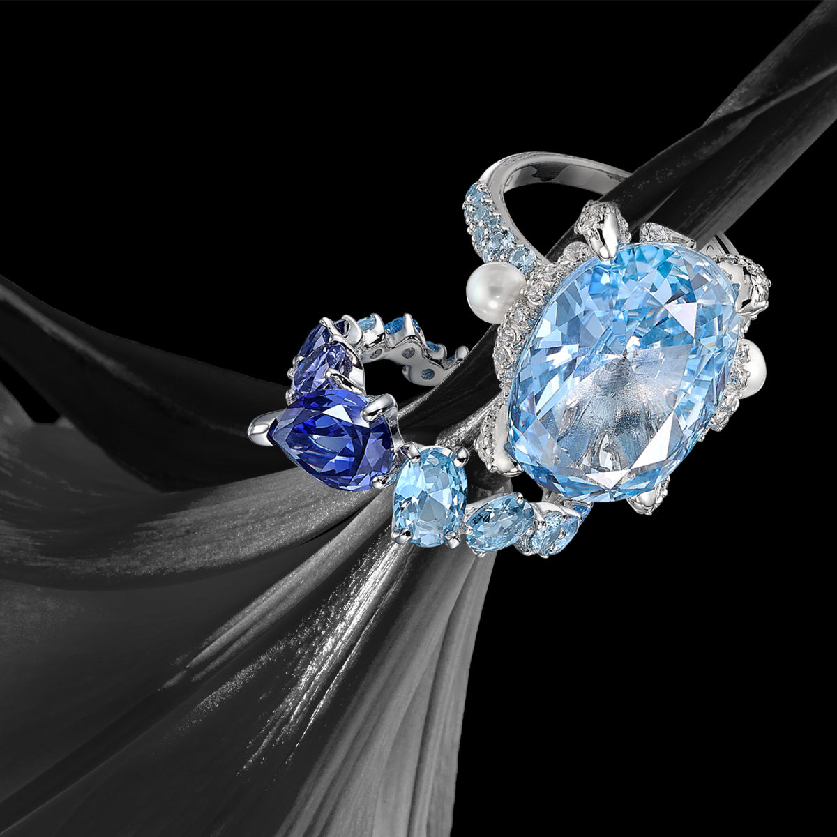 Anabela_Chan_Joaillerie_All_Rings_Blue_Gemstones_Rings_-_Mobile