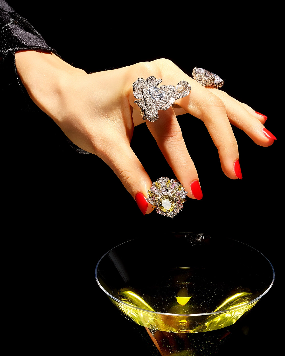 Anabela_Chan_Joaillerie_Collections_Icons_Diamond_Peony_Butterfly_Ring_Dimaond_Mirage_Ring