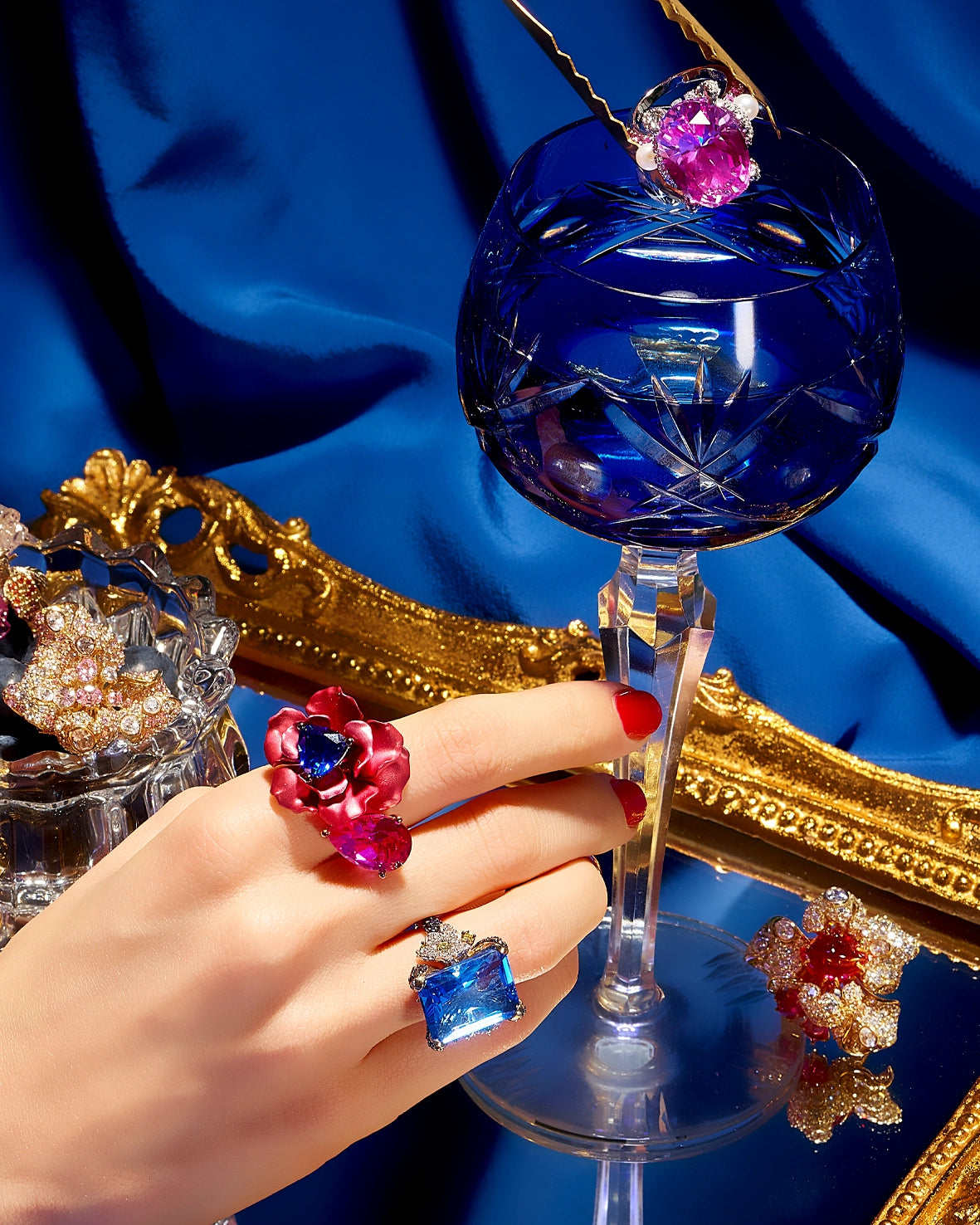 Anabela_Chan_Joaillerie_Collections_Icons_Rose_Mermaid_Ring_Ruby_Blossom_Ring