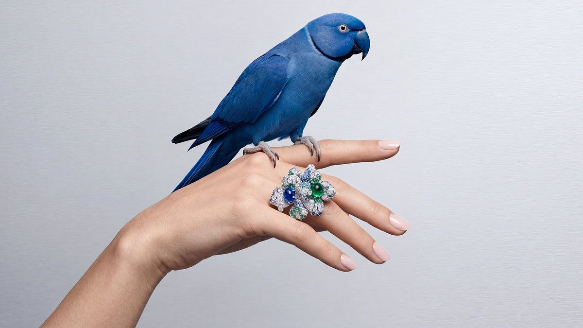 Anabela_Chan_Joaillerie_Fleurs_D_Elixir_Collection_Model_Campaign_Images_Emerald_Sapphire_Blossom_Ring_01_web