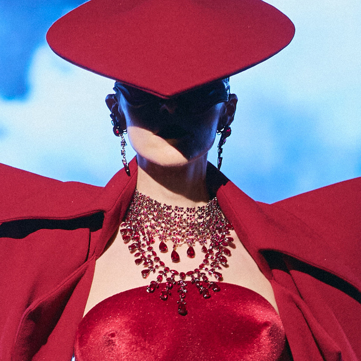 Anabela_Chan_Joaillerie_Our_Collections_AC_x_Robert_Wun_Valour_mobile