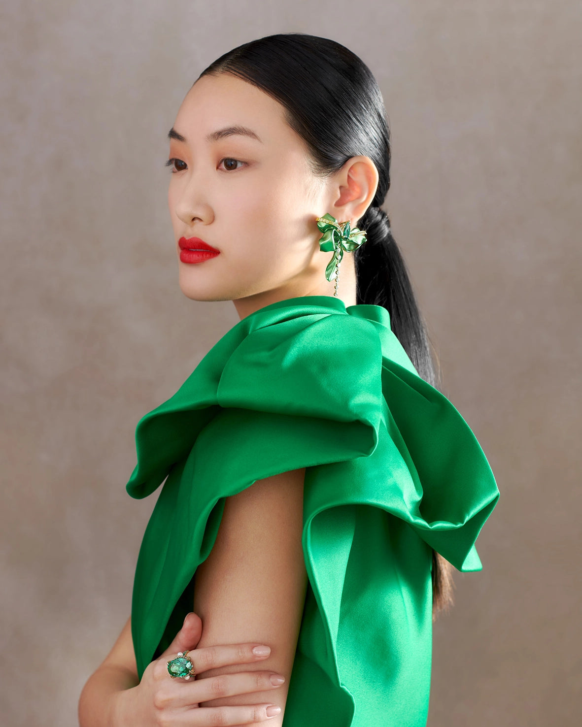 Anabela_Chan_Joaillerie_Our_Collections_Cupid_s_Bow_Emerald_Cupid_s_Bow_Earrings_Tourmaline_Mermaid_Ring