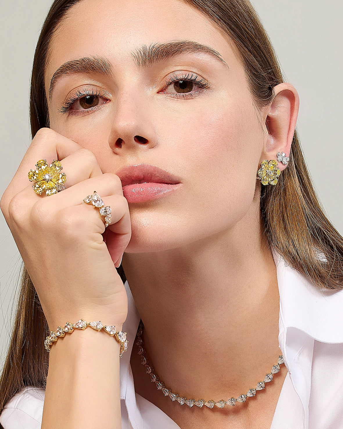 Anabela_Chan_Joaillerie_Our_Collections_Everyday_Dimaonds_Diamond_Nova_Eternity_Necklace_Marguerite_Daisy_Earrings_Diamond_Marguerite_Earrings_Diamond_Nova_Bracelet