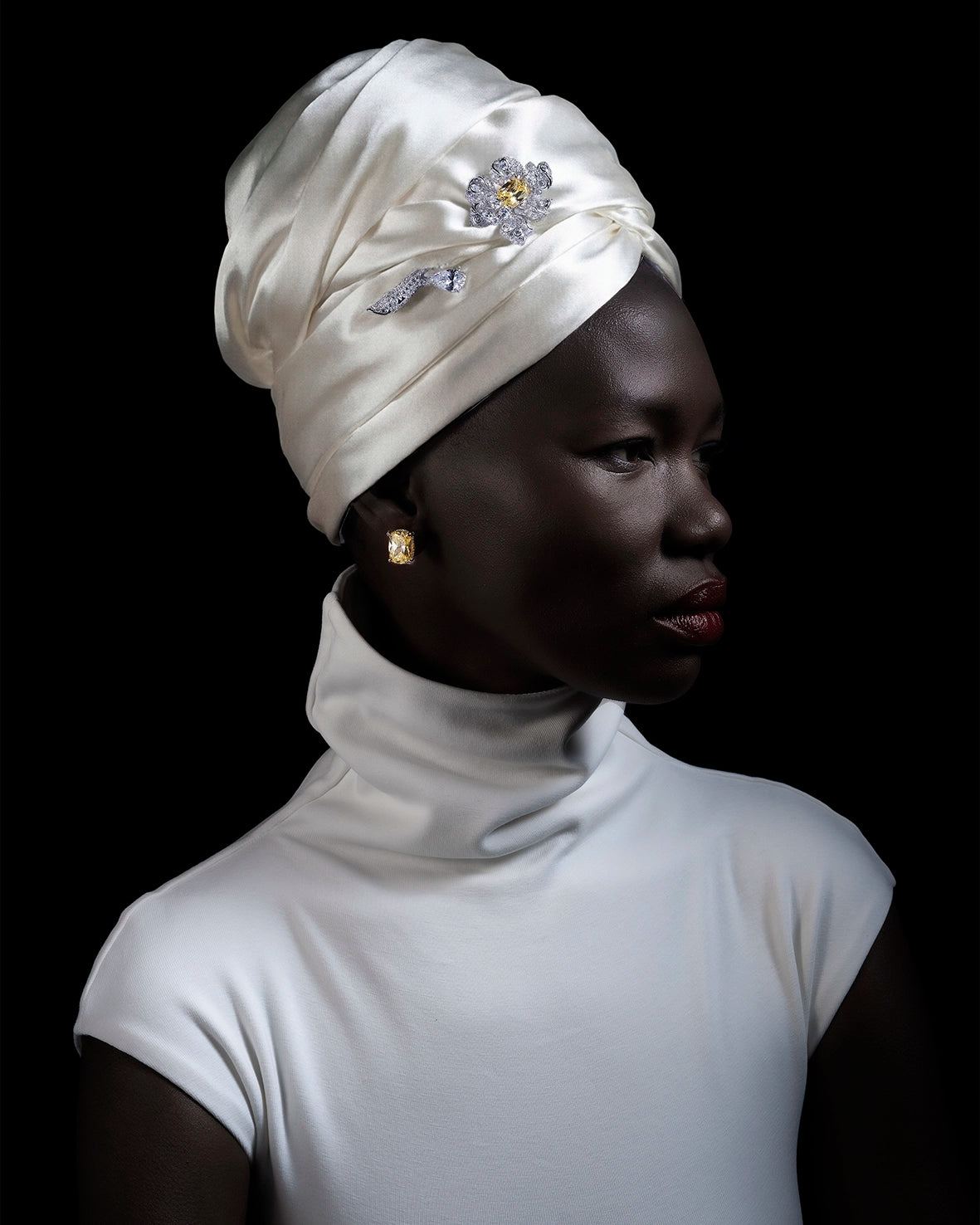 Anabela_Chan_Joaillerie_Our_Collections_Fleurs_D_Elixir_Canary_Cushion_Wing_Studs_Canary_Fleurs_D_Elixir_Brooch_Model_Campaign_Image_web
