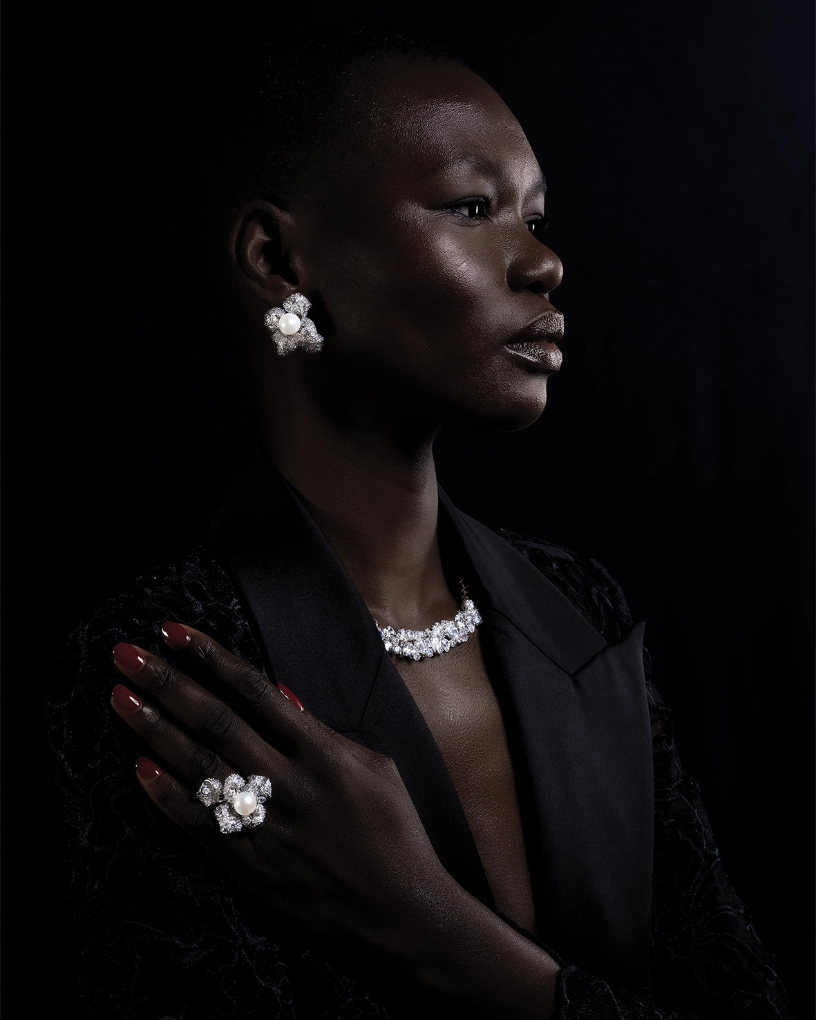 Anabela_Chan_Joaillerie_Our_Collections_Fleurs_D_Elixir_Diamond_Garden_of_Eden_Necklace_White_Blossom_Pearl_Earrings_White_Mini_Blossom_Ring_Model_Campaign_Image_web