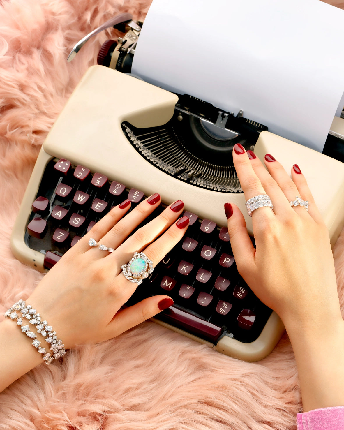 Anabela_Chan_Joaillerie_Our_Collections_Working_Girl_04