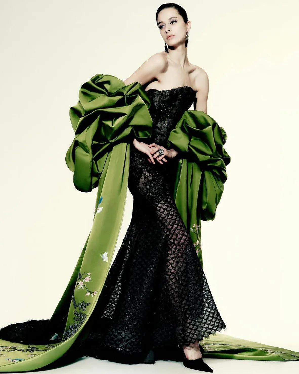 Anabela_Chan_Joaillerie_x_Miss_Sohee_SS2026_Haute_Couture_Our_Collections_Look_23_Midnight_Tassel_Earrings