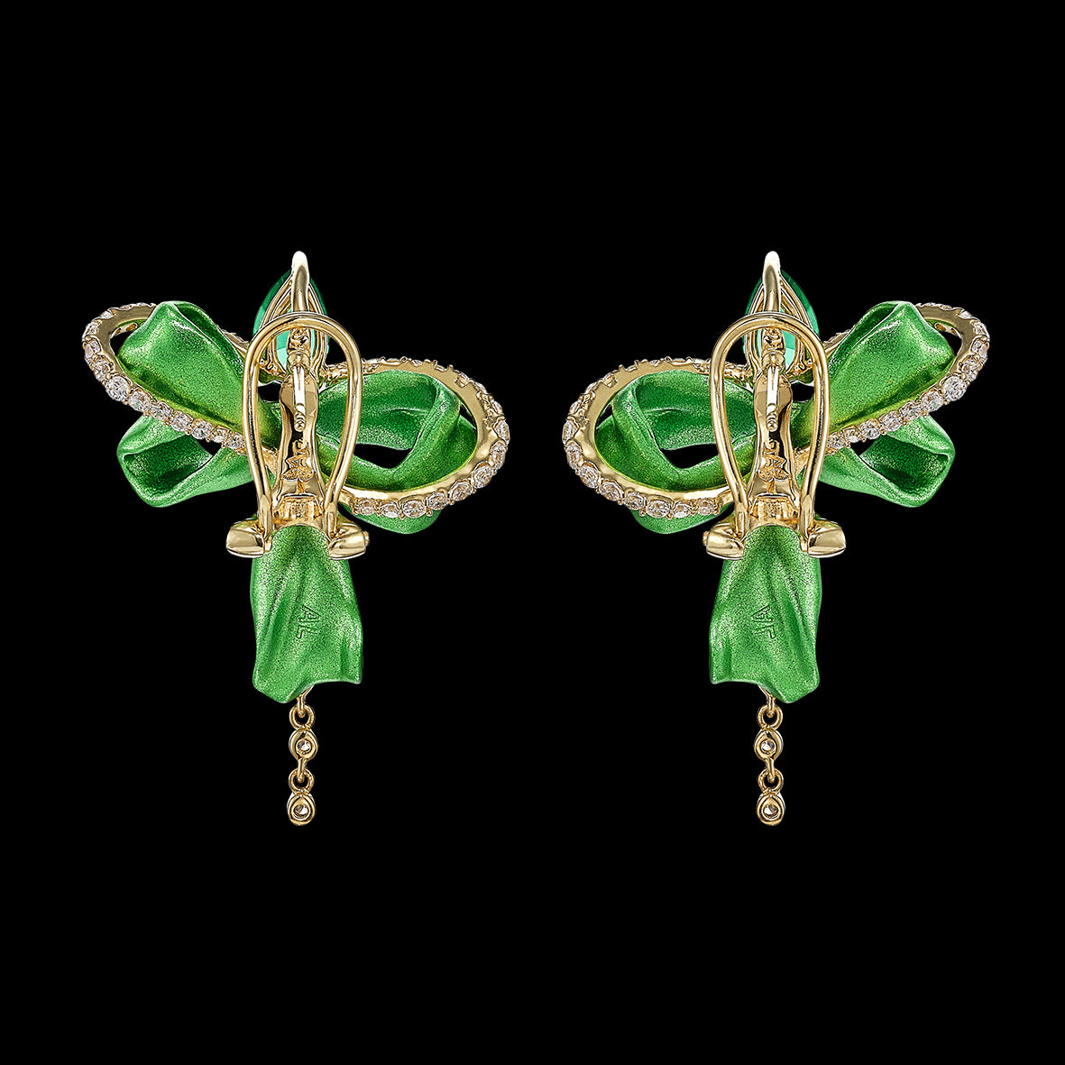 Emerald Cupid's Bow Earrings, Earring, Anabela Chan Joaillerie - Fine jewelry with laboratory grown and created gemstones hand-crafted in the United Kingdom. Anabela Chan Joaillerie is the first fine jewellery brand in the world to champion laboratory-grown and created gemstones with high jewellery design, artisanal craftsmanship and a focus on ethical and sustainable innovations.
