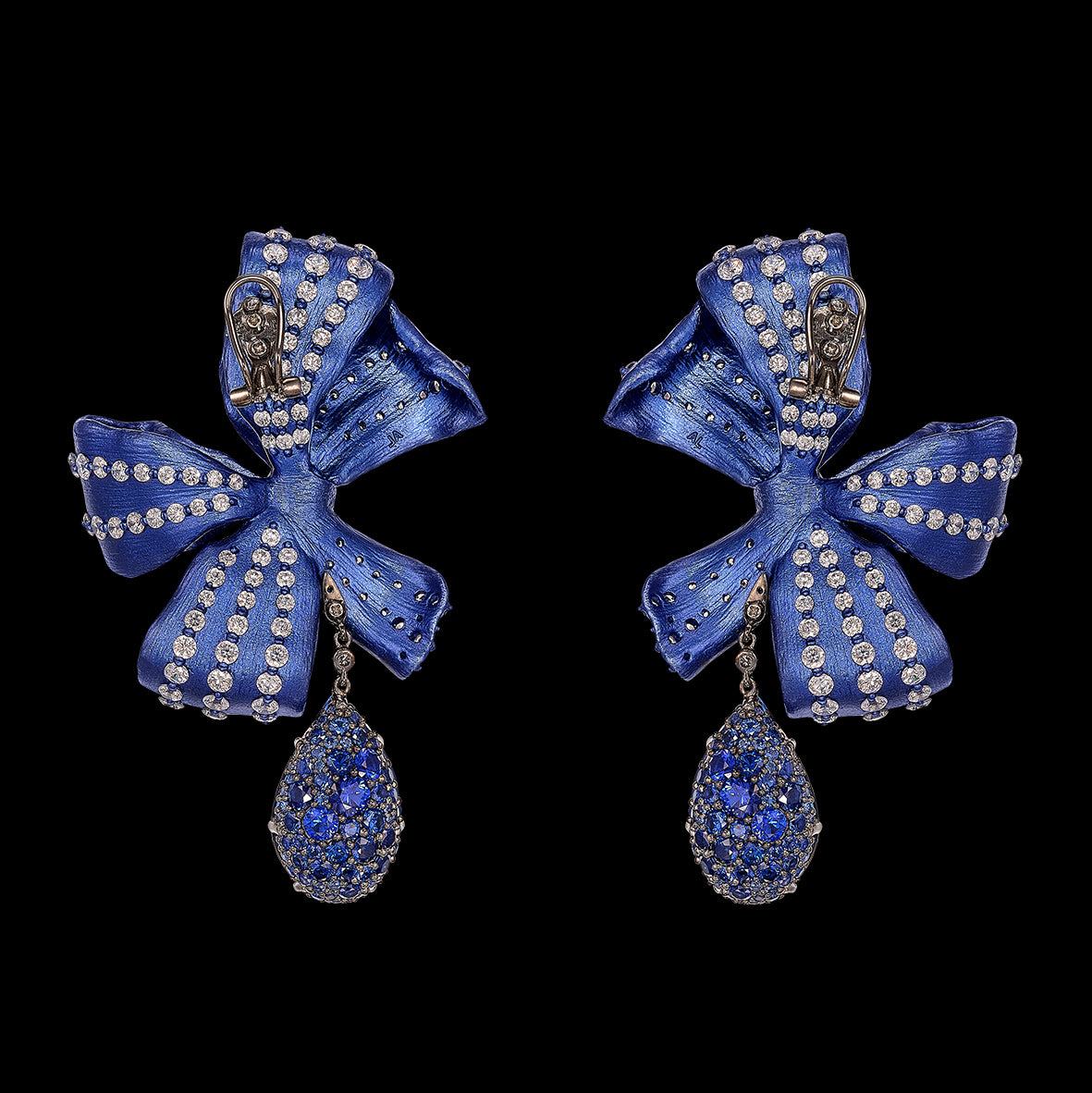 Sapphire Gingham Bow Earrings, Earring, Anabela Chan Joaillerie - Fine jewelry with laboratory grown and created gemstones hand-crafted in the United Kingdom. Anabela Chan Joaillerie is the first fine jewellery brand in the world to champion laboratory-grown and created gemstones with high jewellery design, artisanal craftsmanship and a focus on ethical and sustainable innovations.